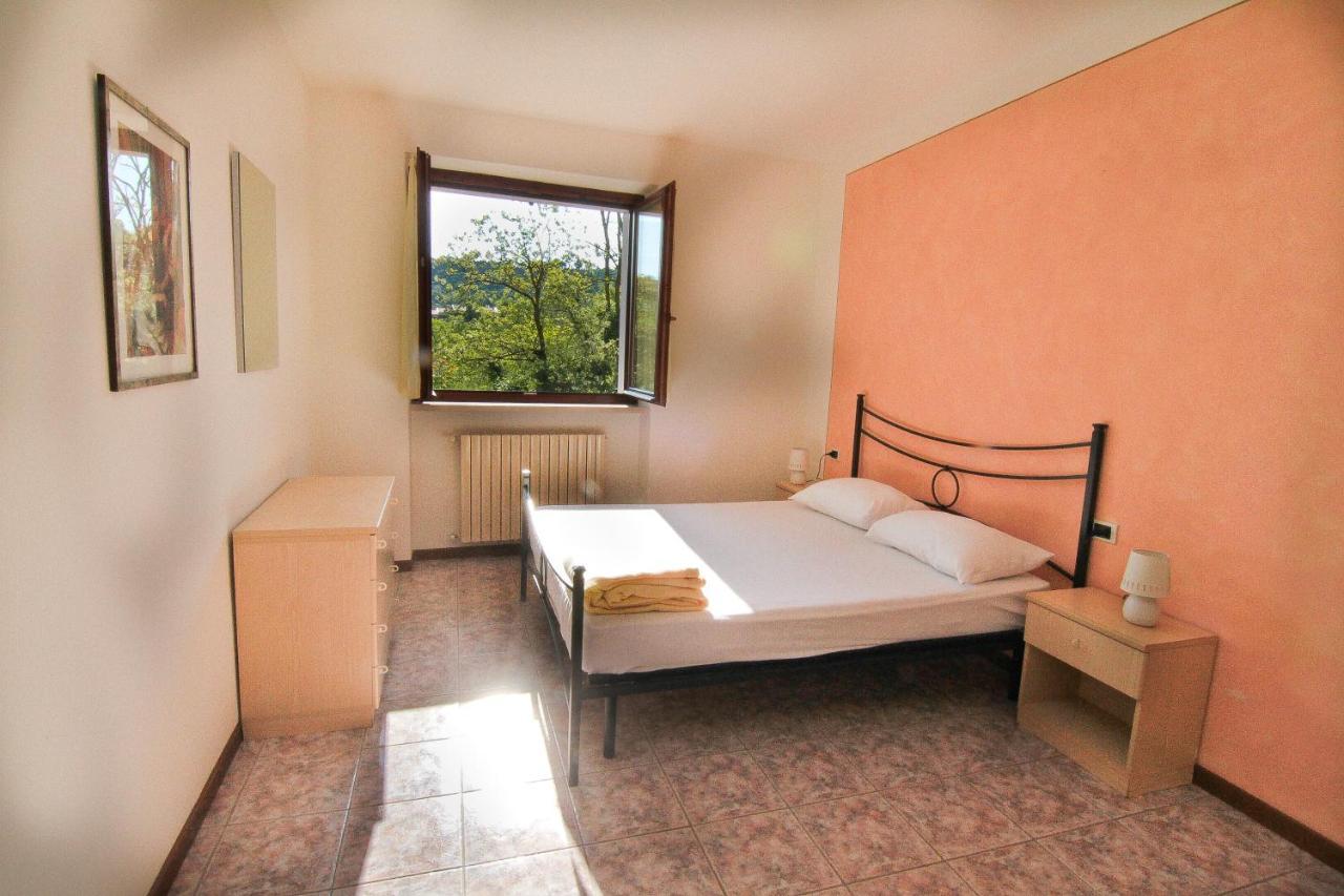 Residence Corte Del Bosco Garda  Bagian luar foto
