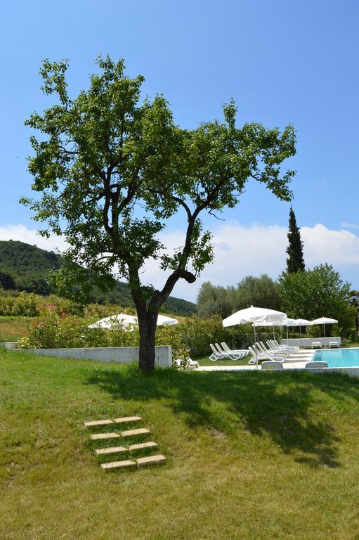 Residence Corte Del Bosco Garda  Bagian luar foto