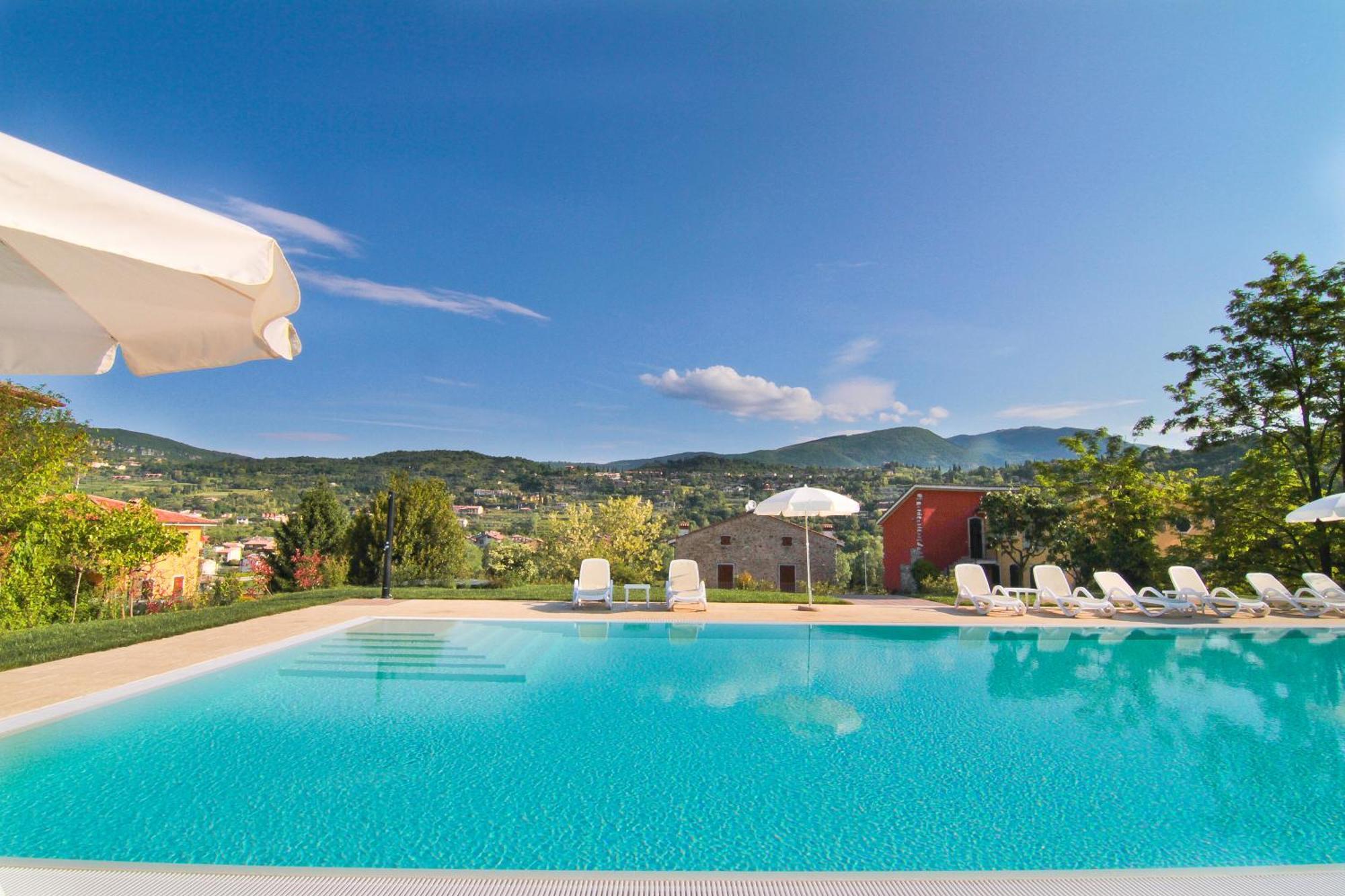 Residence Corte Del Bosco Garda  Bagian luar foto
