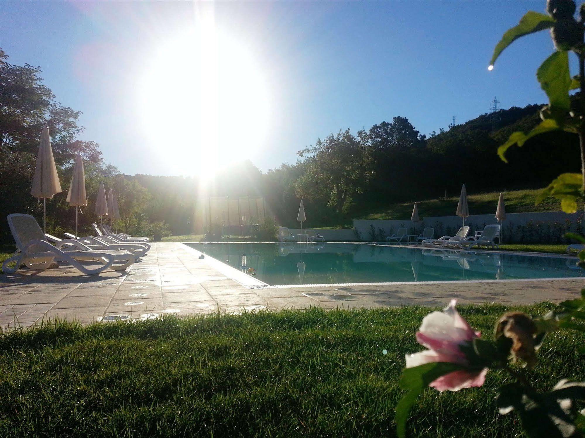 Residence Corte Del Bosco Garda  Bagian luar foto